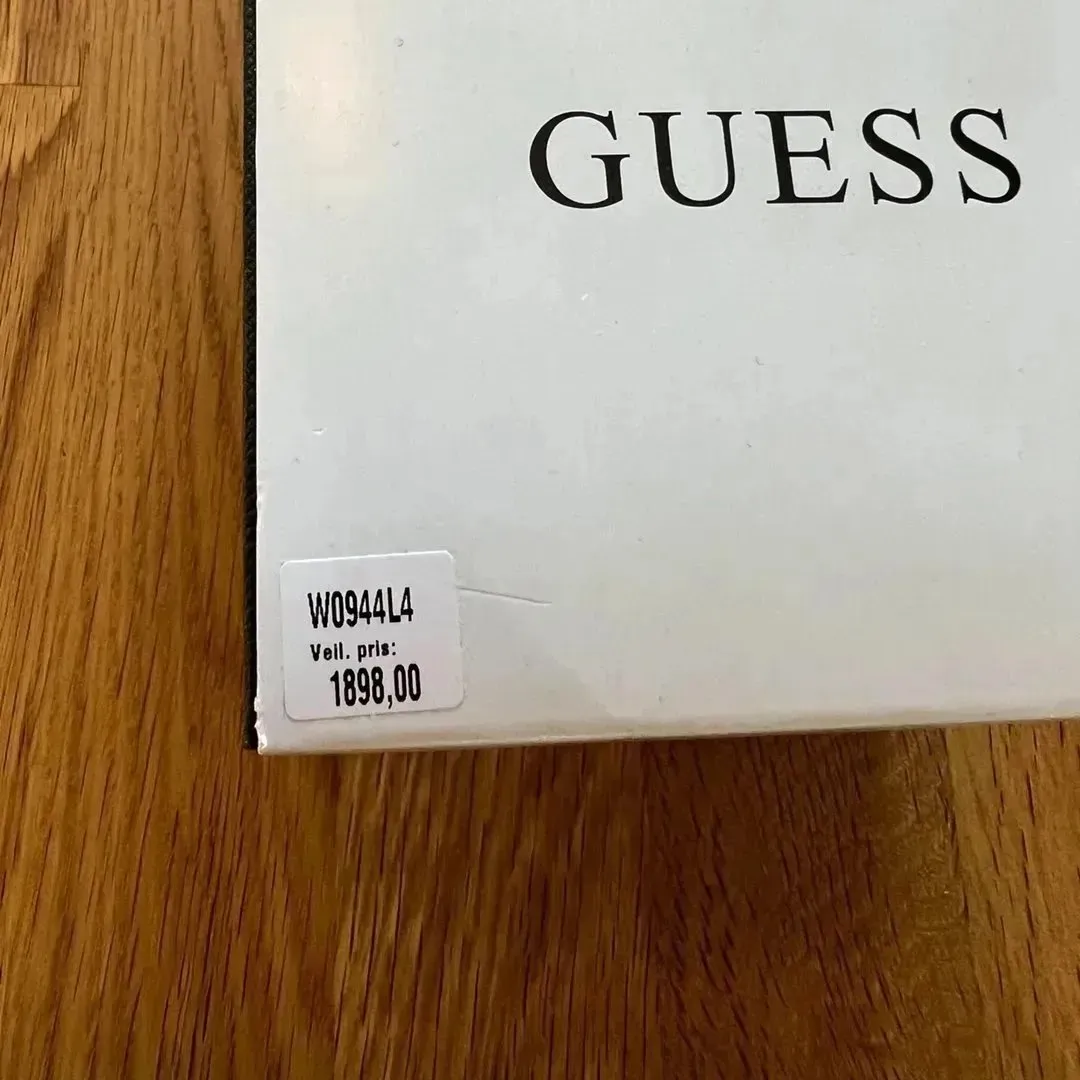 GUESS KLOKKE