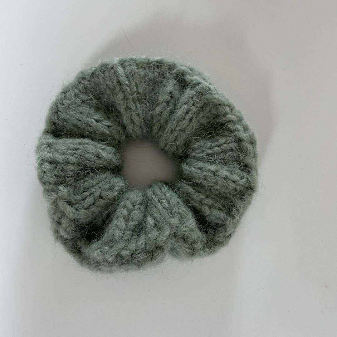 Strikket scrunchie