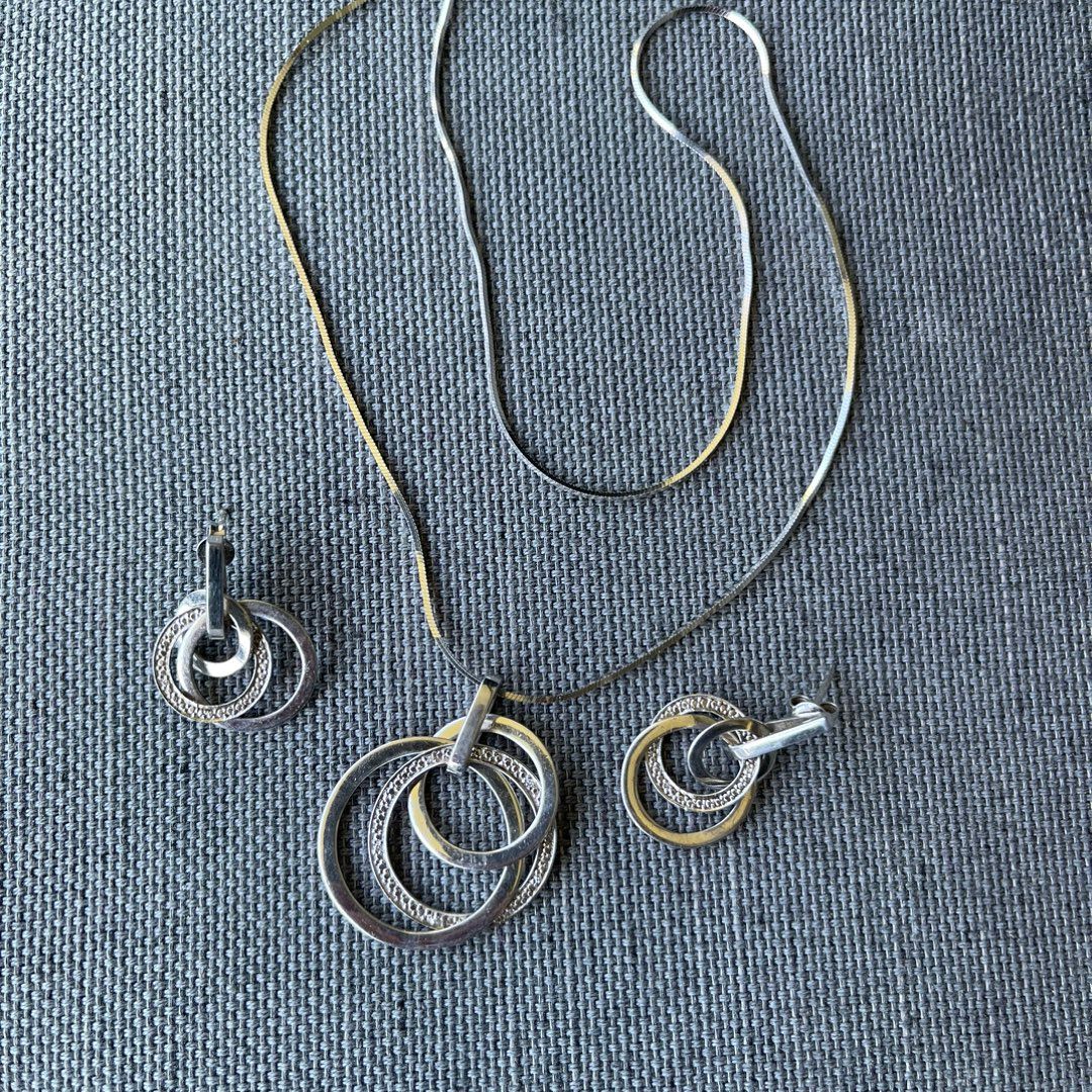 Necklace/earrings