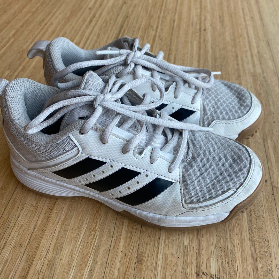 Adidas hallsko