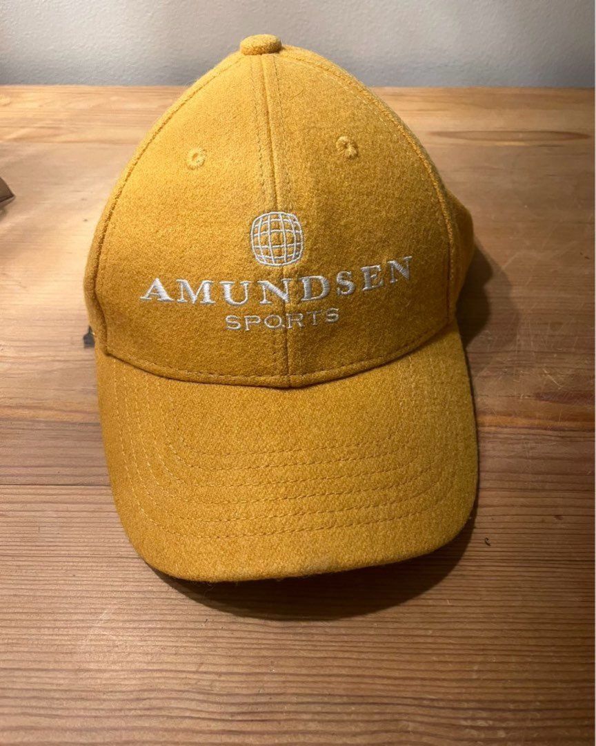 Amundsen caps