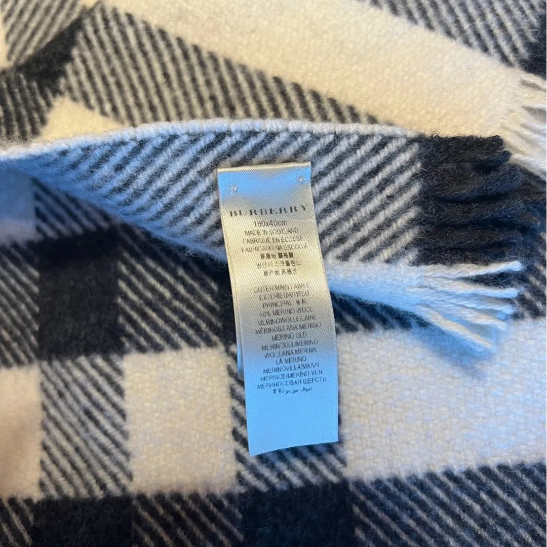 Burberry skjerf