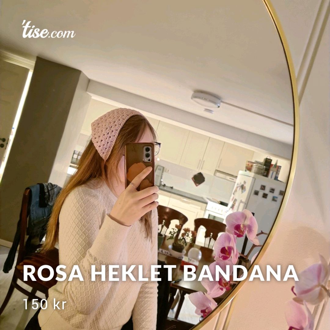 Rosa heklet bandana