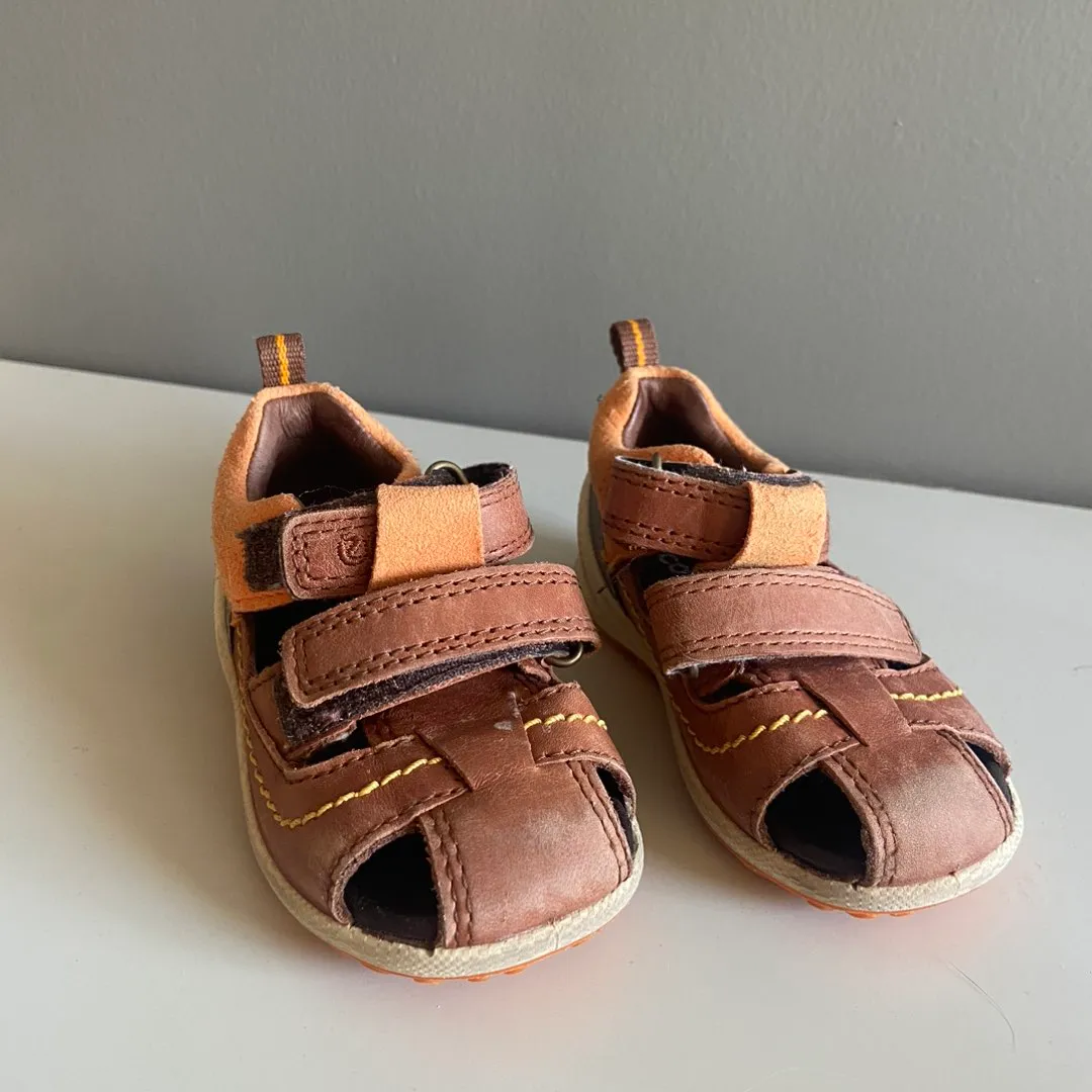 Skinn sandaler baby