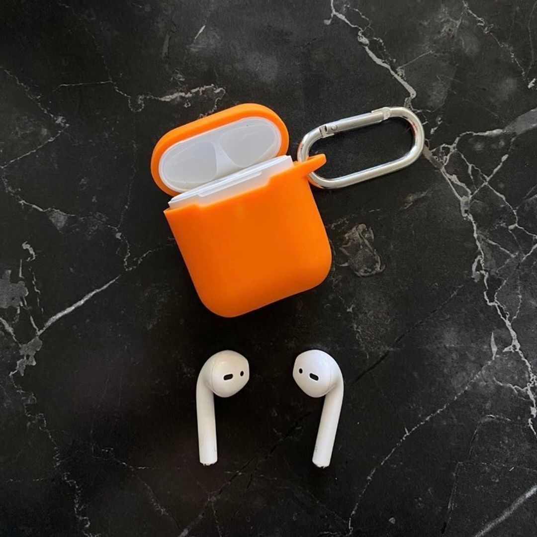 AirPods (2 gen)