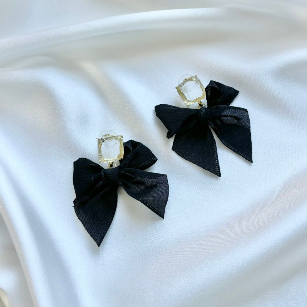 Bow earrings