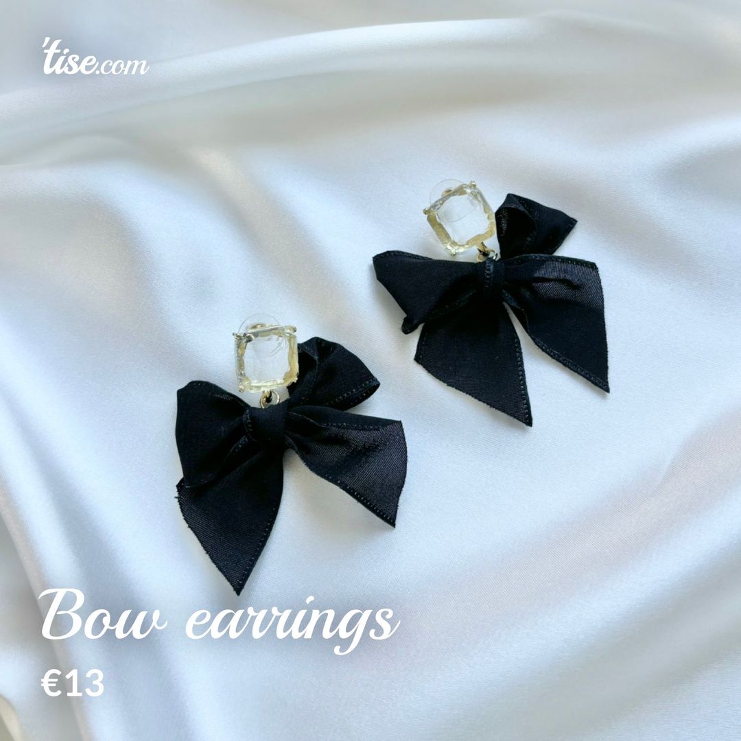 Bow earrings