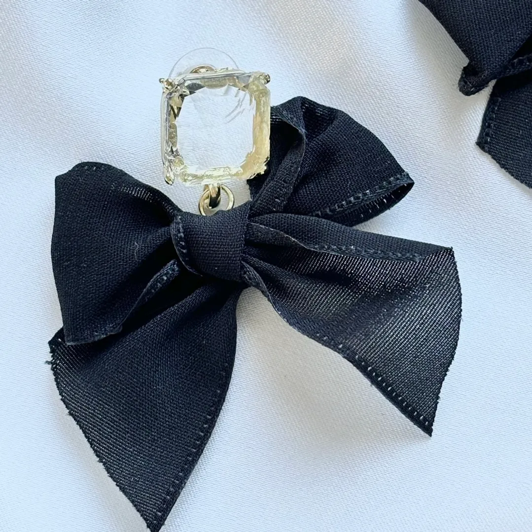 Bow earrings