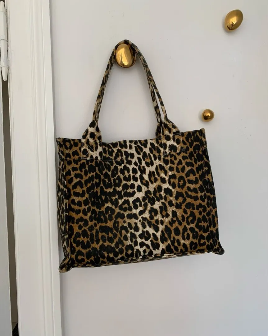 Ganni leopard net