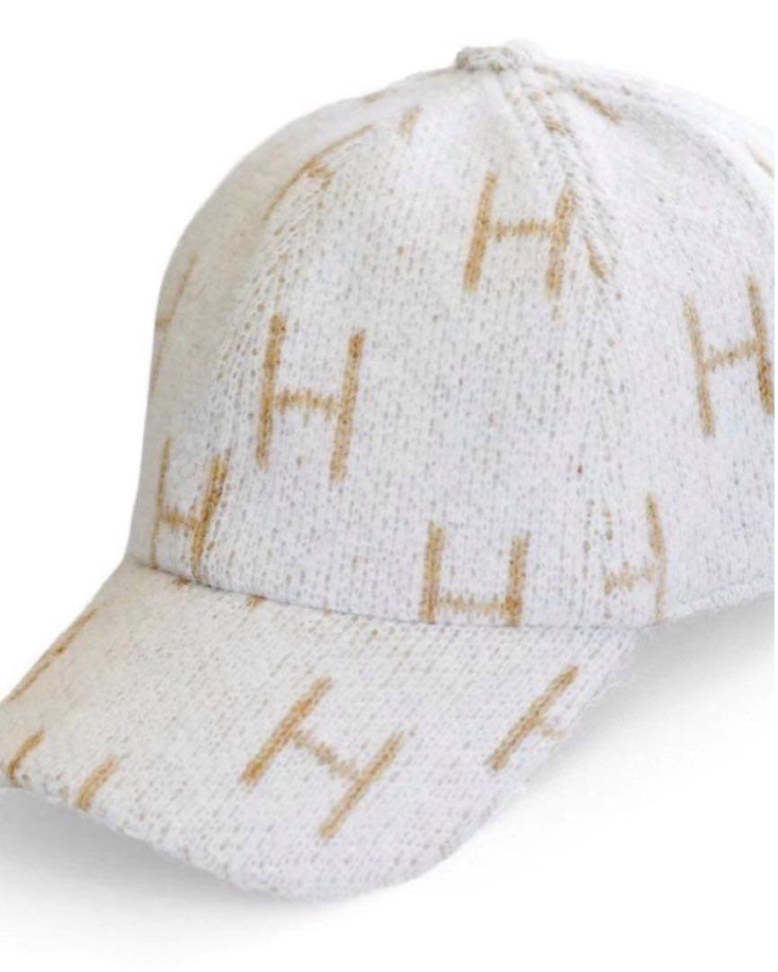 Hést caps