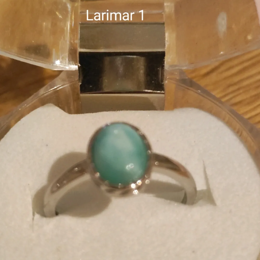 EKTE LARIMAR