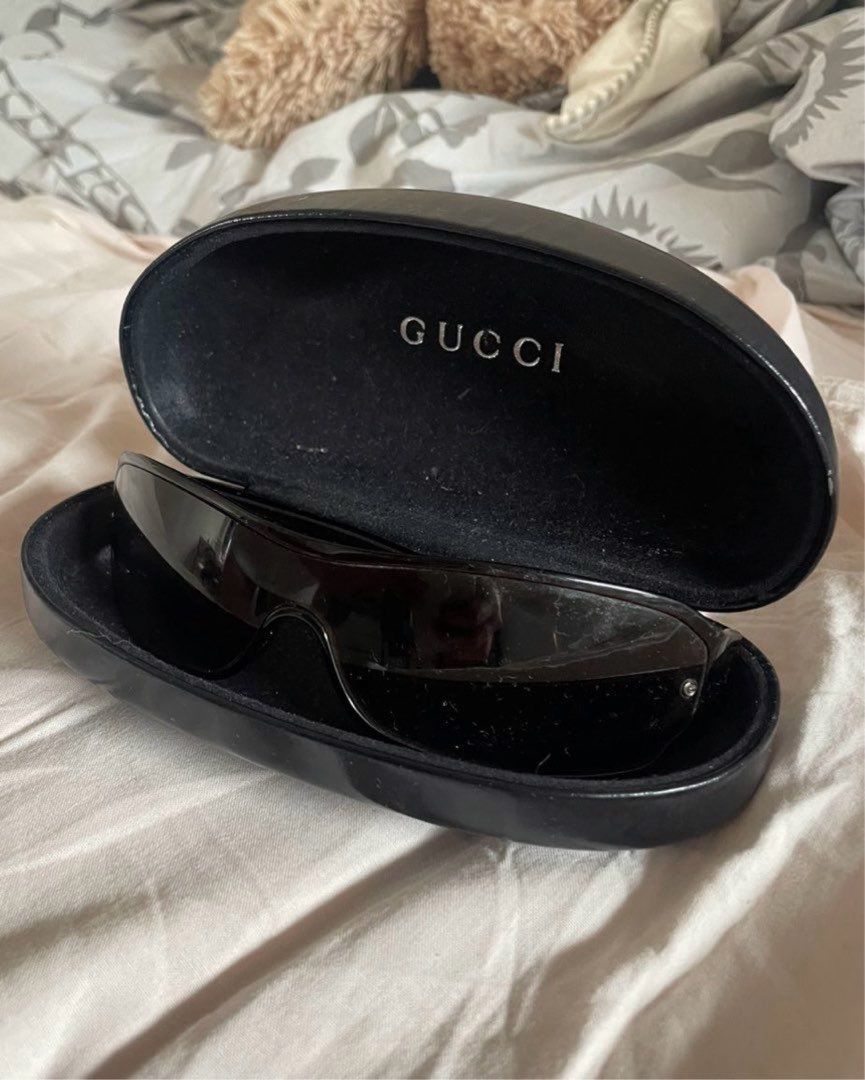 Gucci autinkolasit