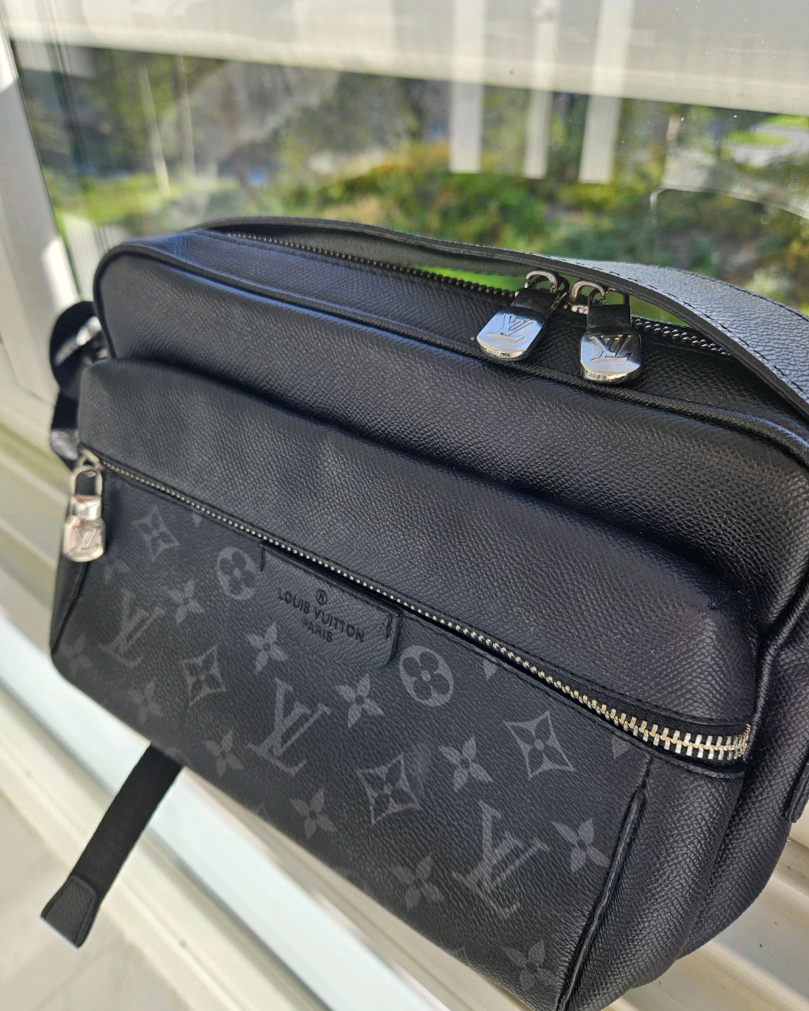 Messenger Bag Lv