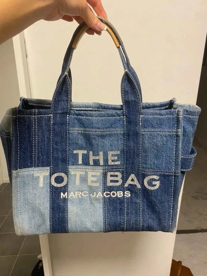 The tote bag