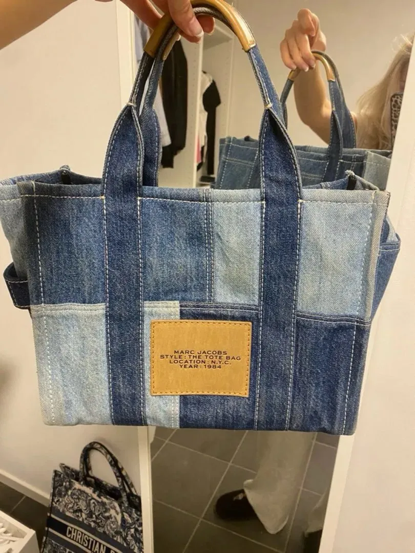 The tote bag