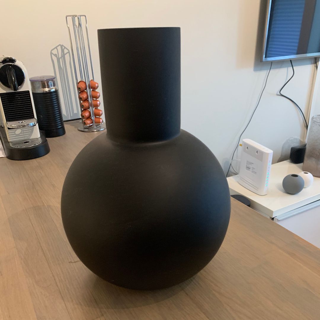 Svart vase