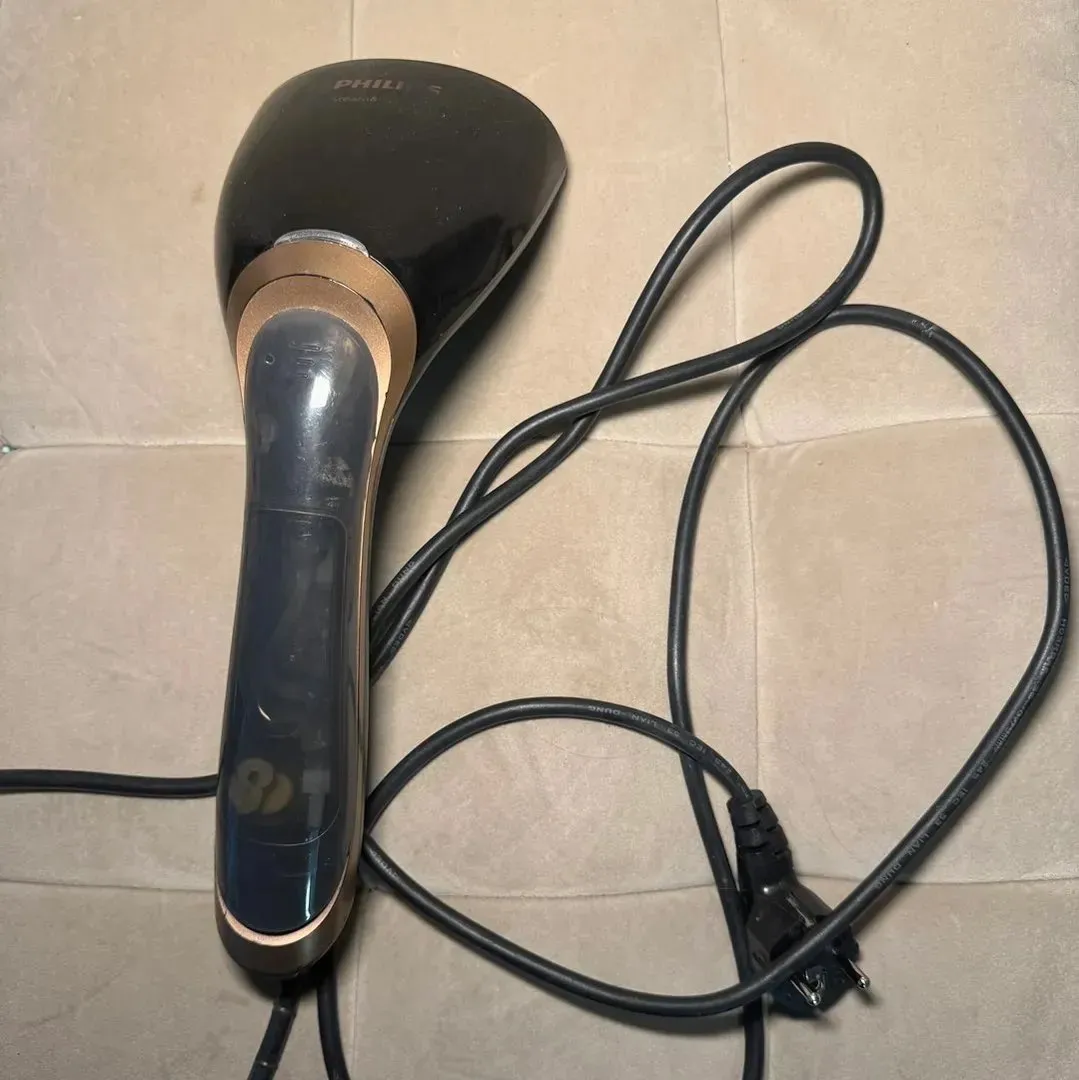 Garment steamer