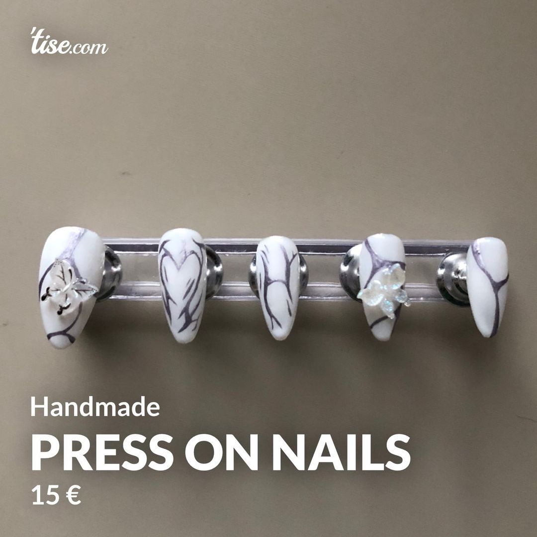 Press on nails