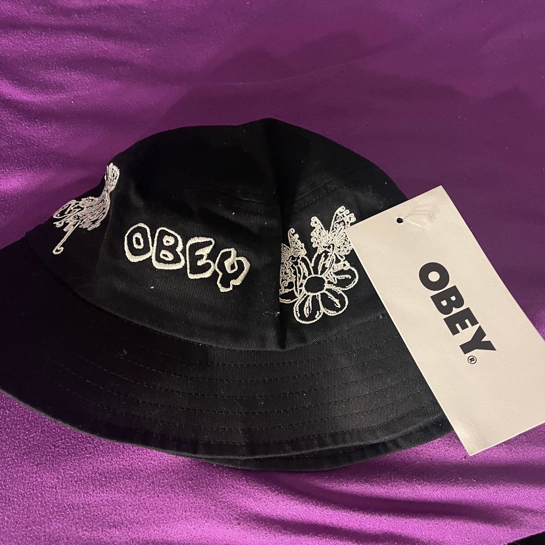 Obey bucket hat