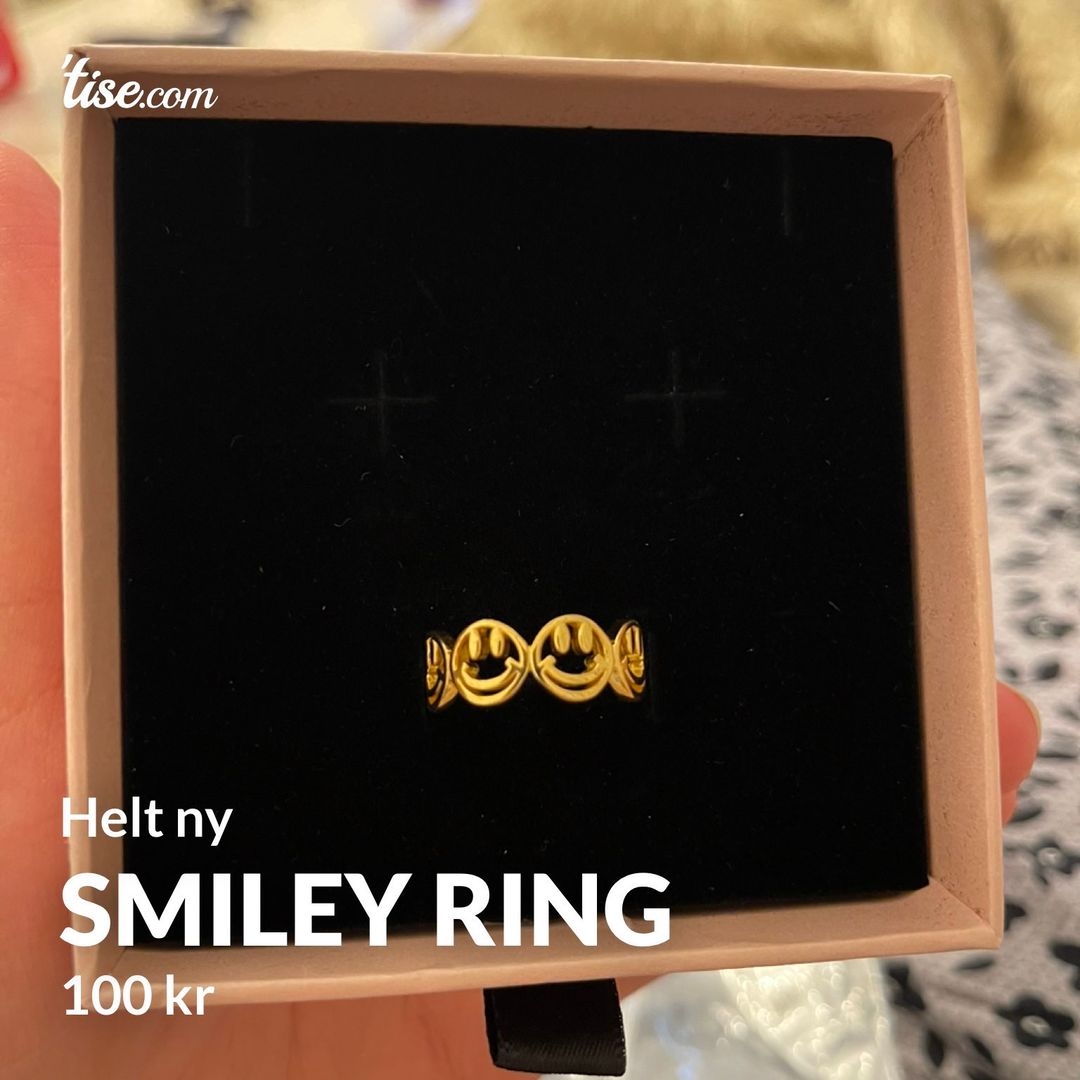 Smiley ring