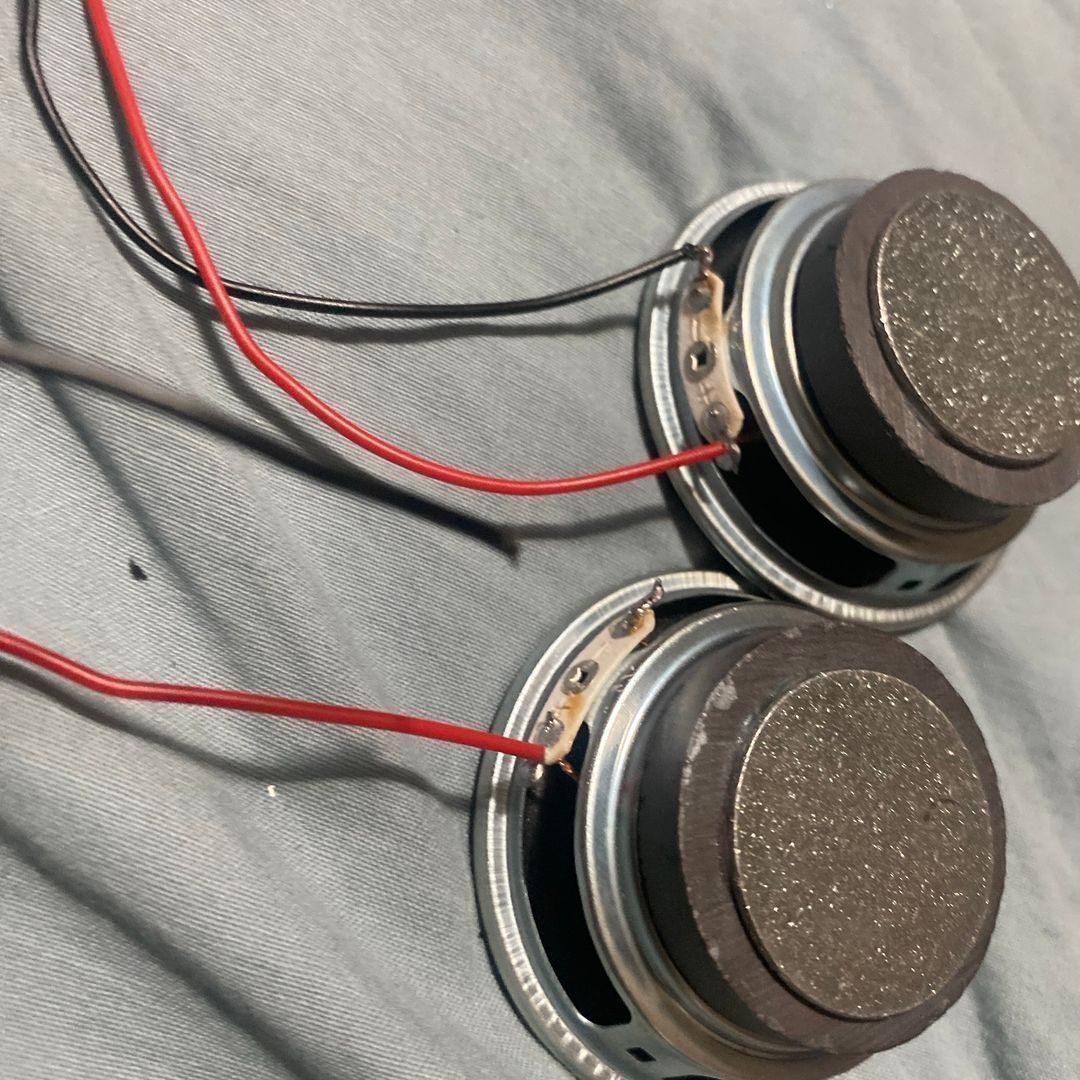 Two speaker parts