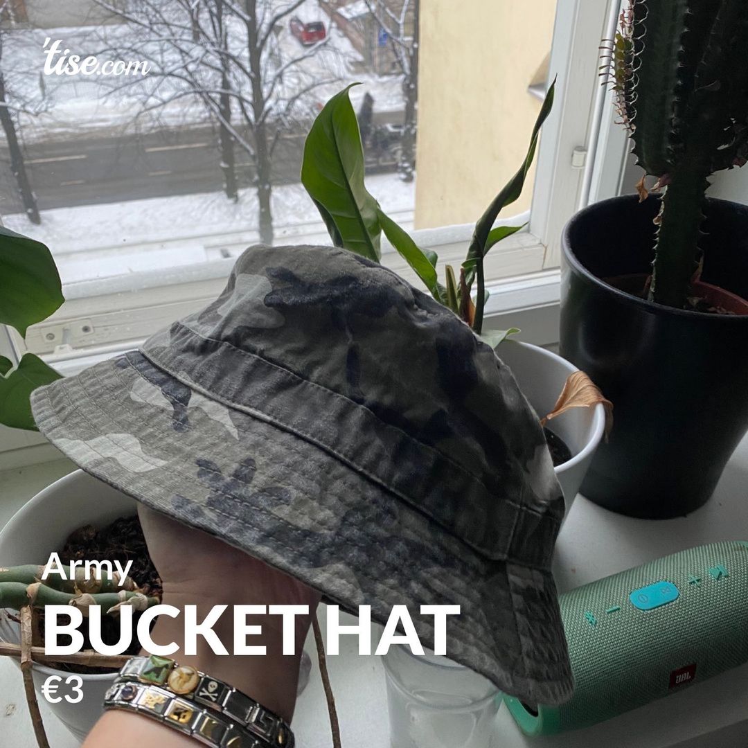 Bucket hat