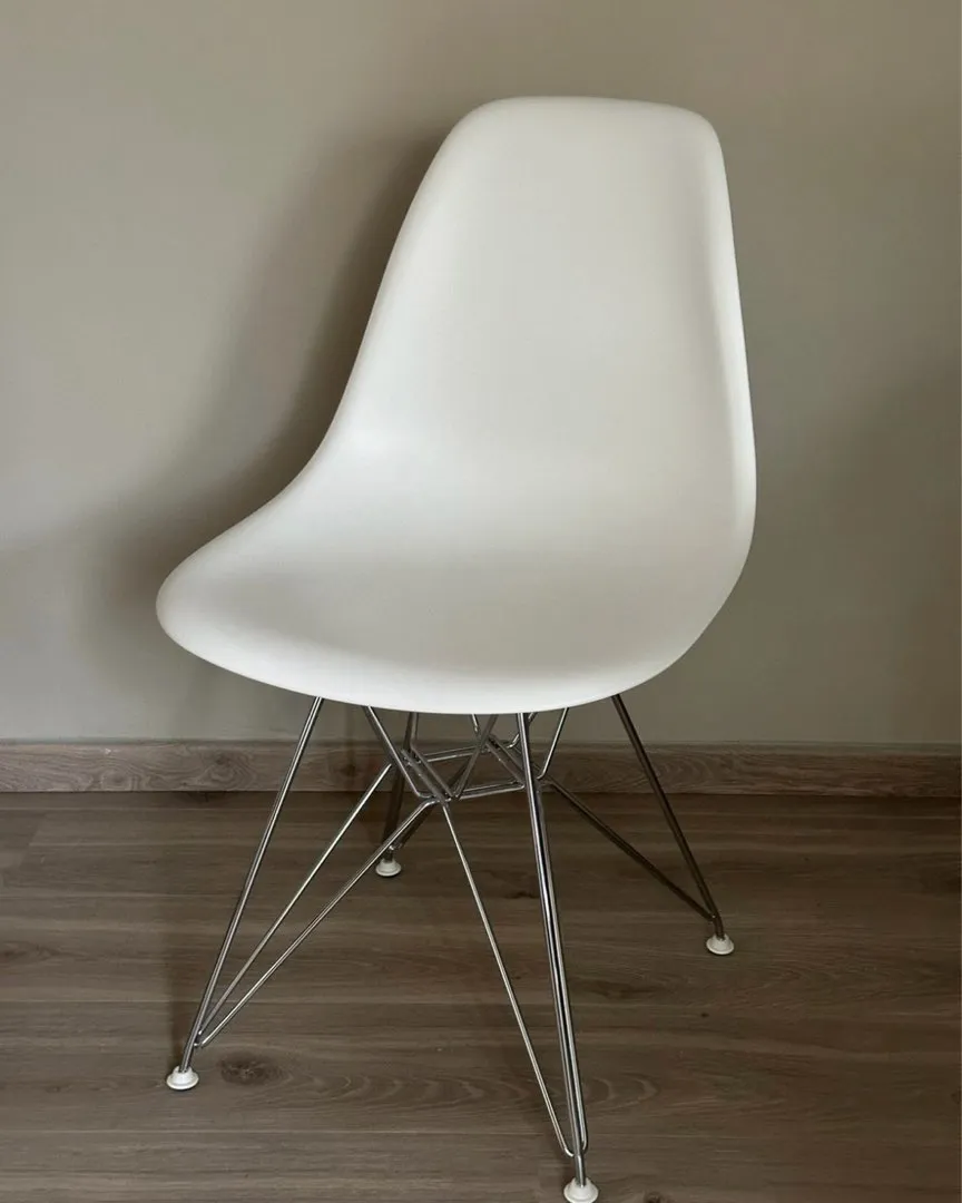 Vitra Eames