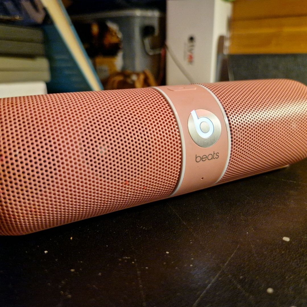 Beats Pill