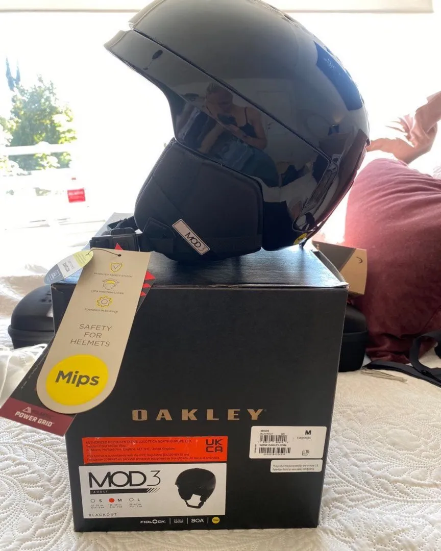 Oakley MOD3