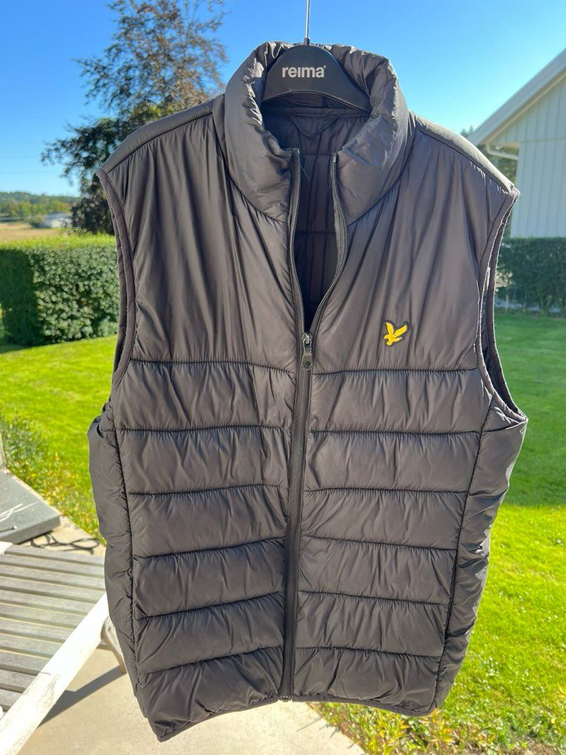 Lyle  Scott vest