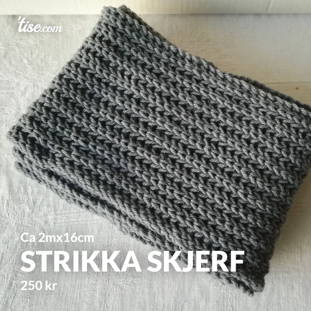 Strikka skjerf