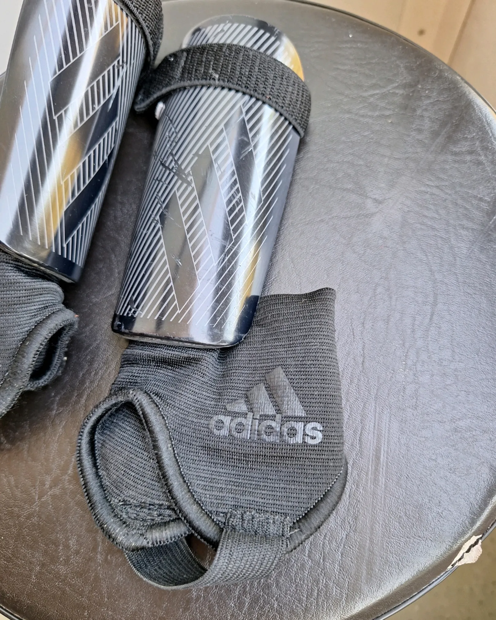 Adidas nappikset 