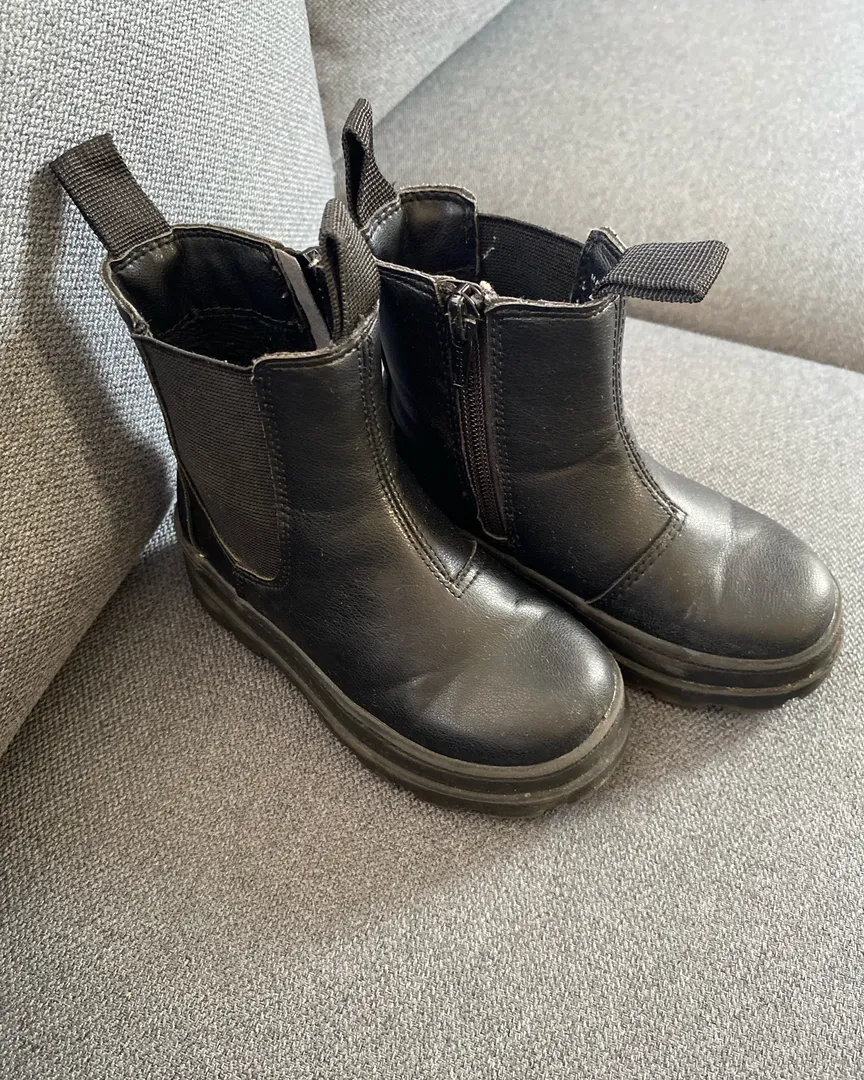 Chelsea boots