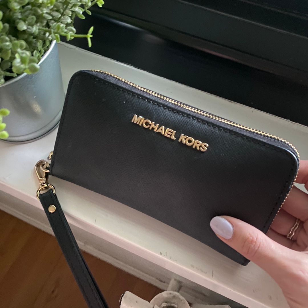 Michael Kors wallet