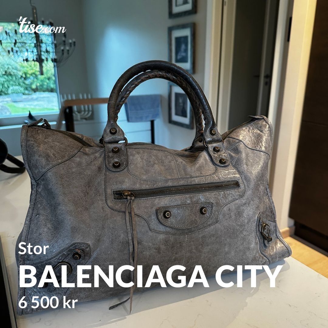 Balenciaga city