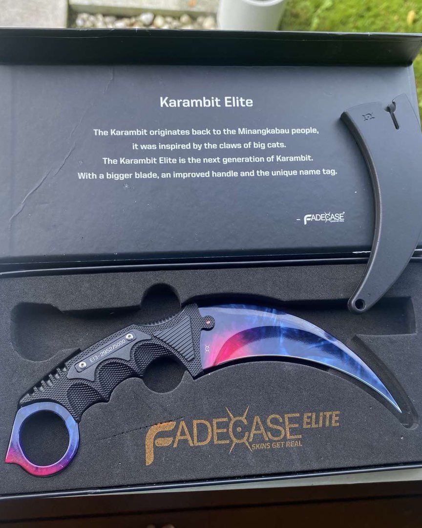 Fadecase karambit