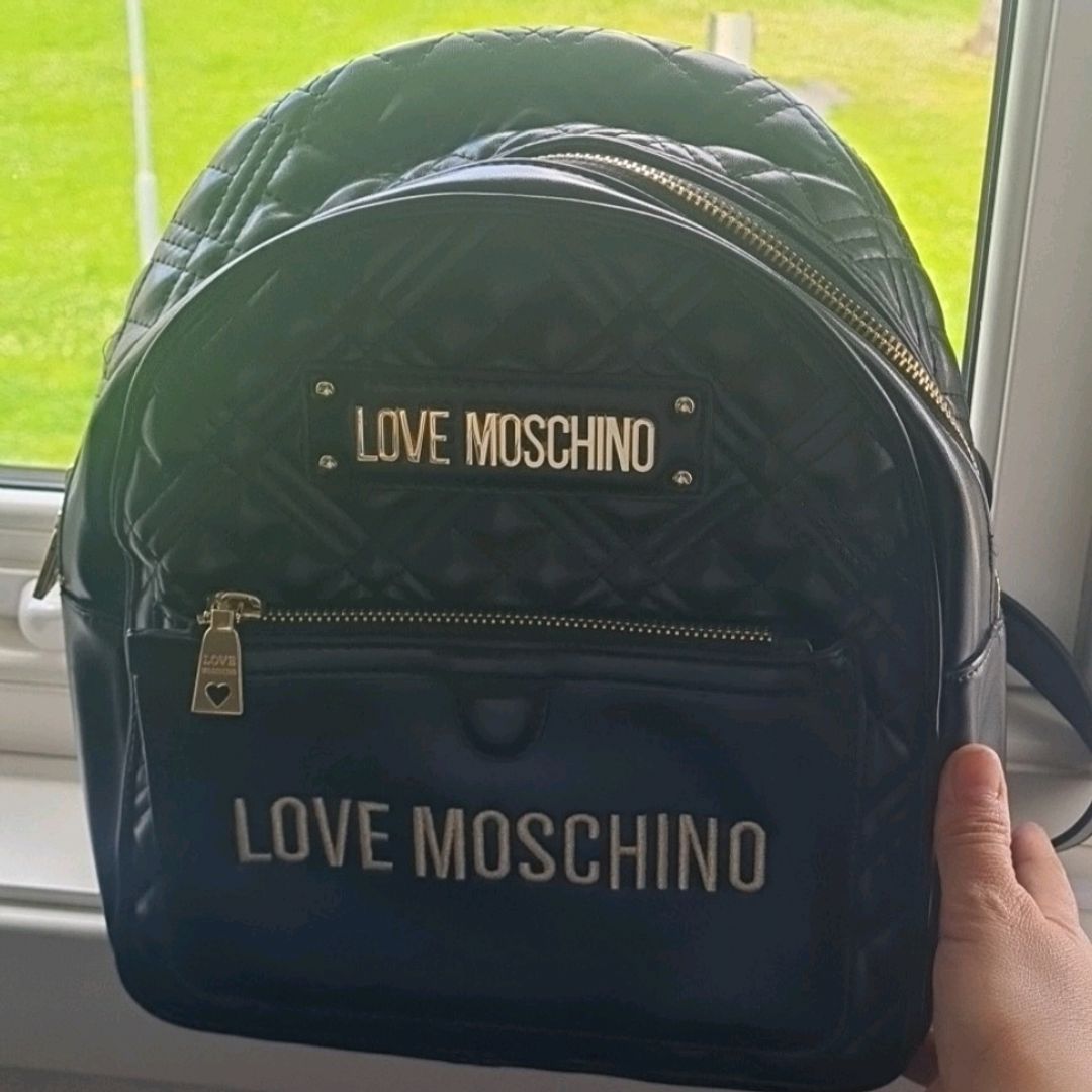 Love Moshino