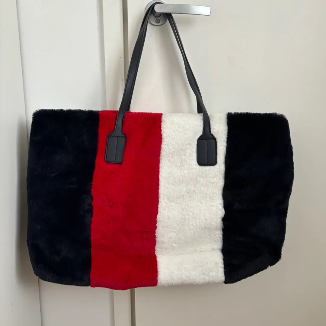 Tommy Hilfiger bag