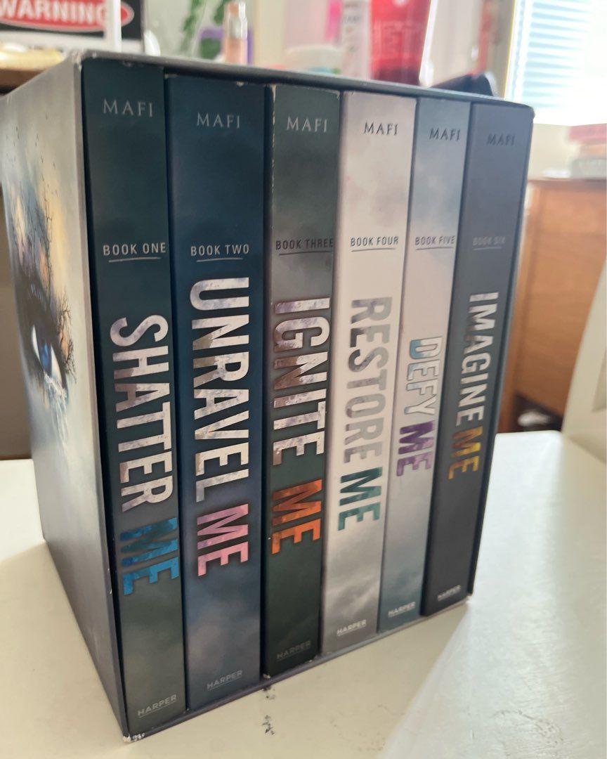 Shatter me series