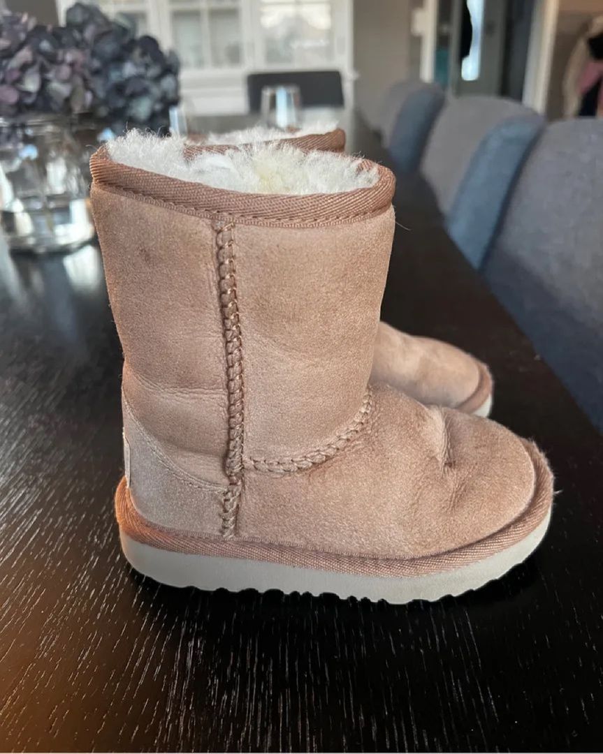 Ugg