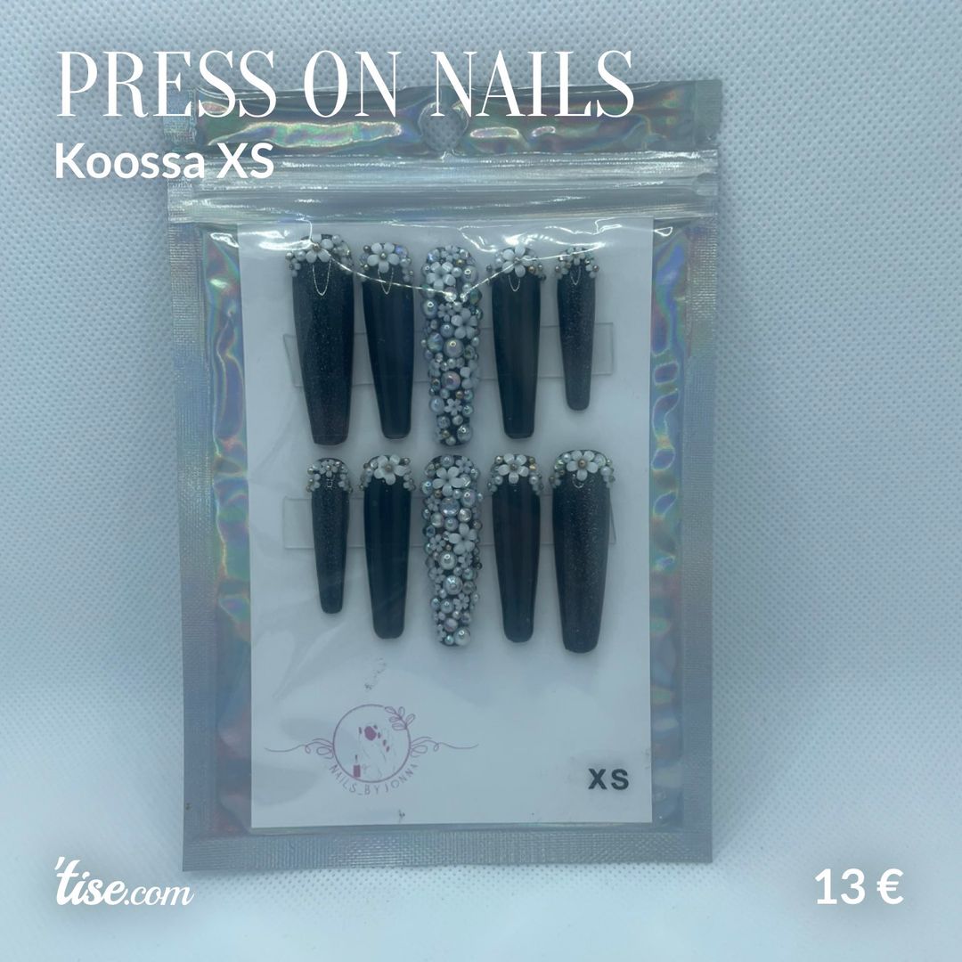 Press on nails