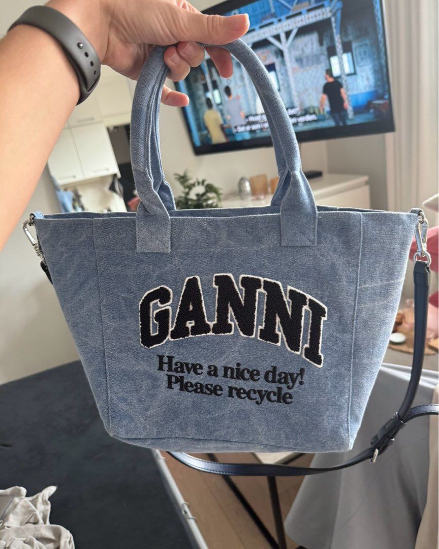 Ganni tote