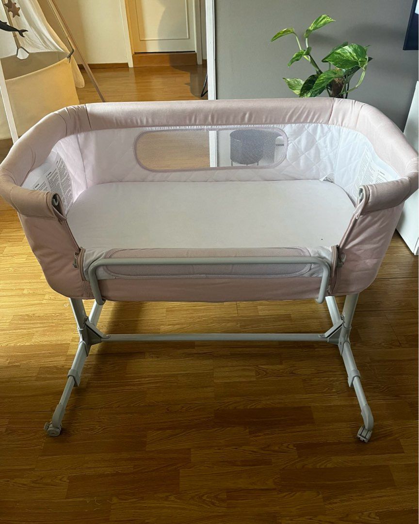 Moweo bedside crib