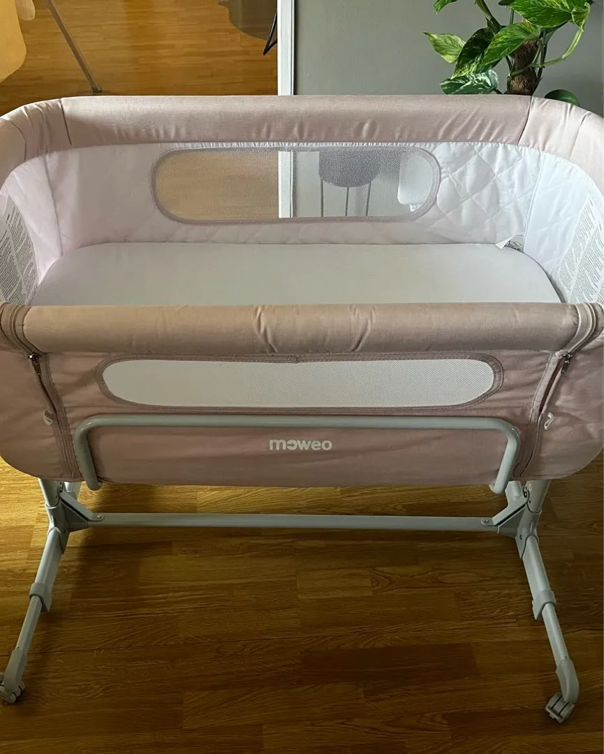 Moweo bedside crib