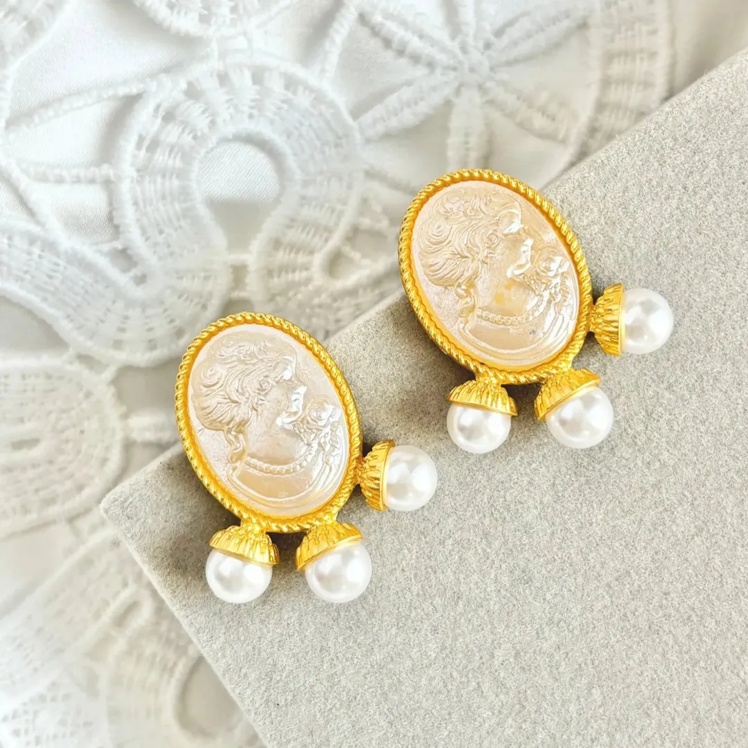 Pearl earrings