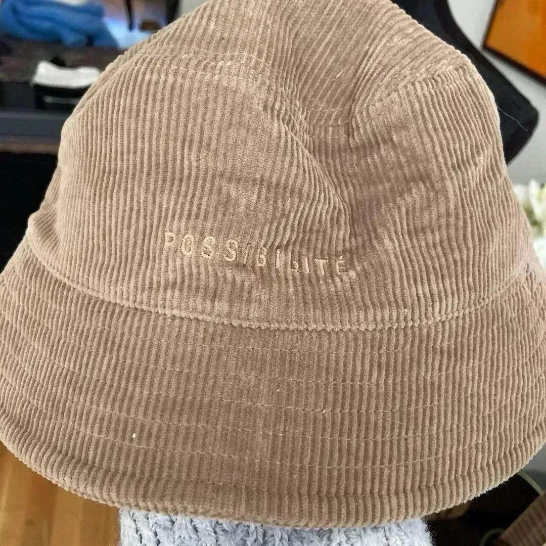 Bucket hat