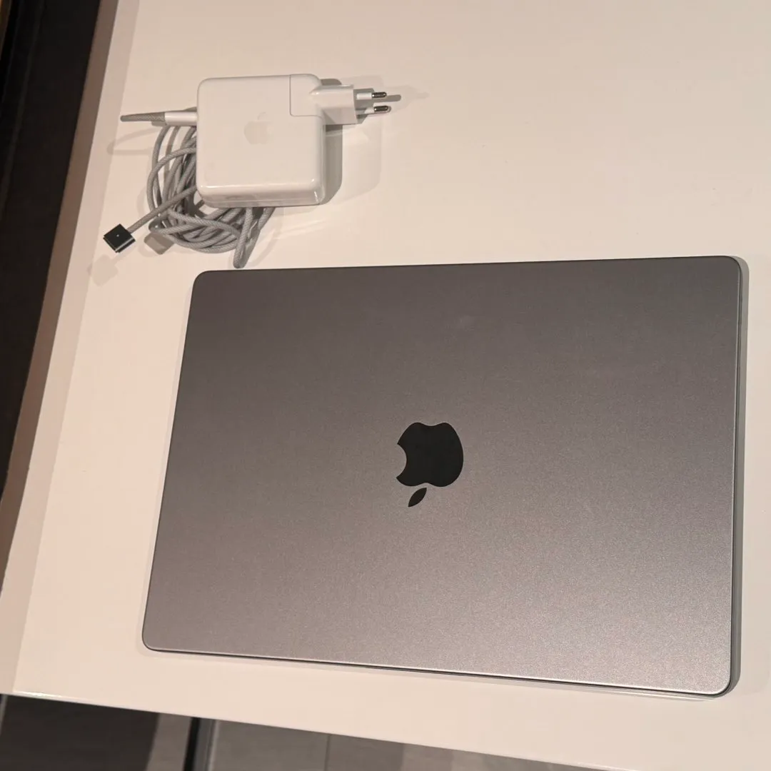 Macbook M2 Pro 14