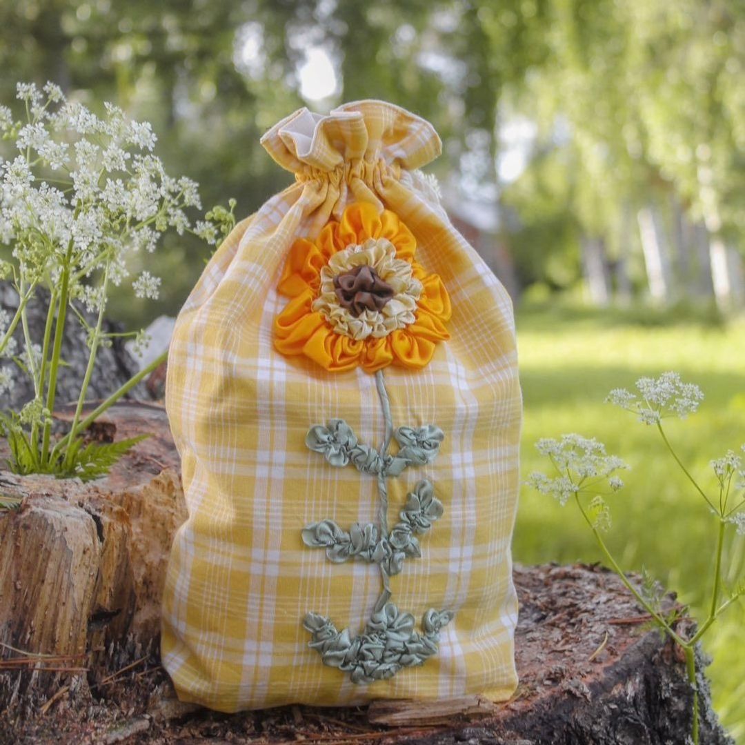 Flower pouch