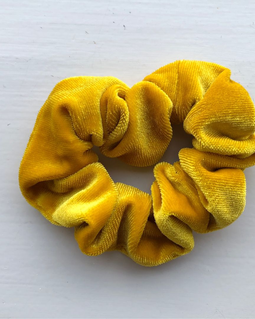 Gul scrunchie