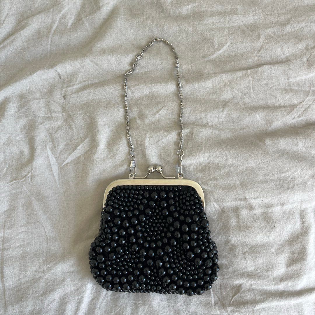 BLACK PEARL CLUTCH